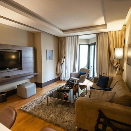 Gray Boutique Hotel Casablanca Exteriér fotografie A living room in a hotel suite